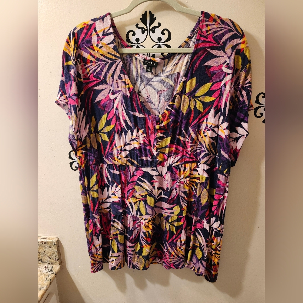 Torrid Women's Colorful Leaf Print V-Neck Blouse